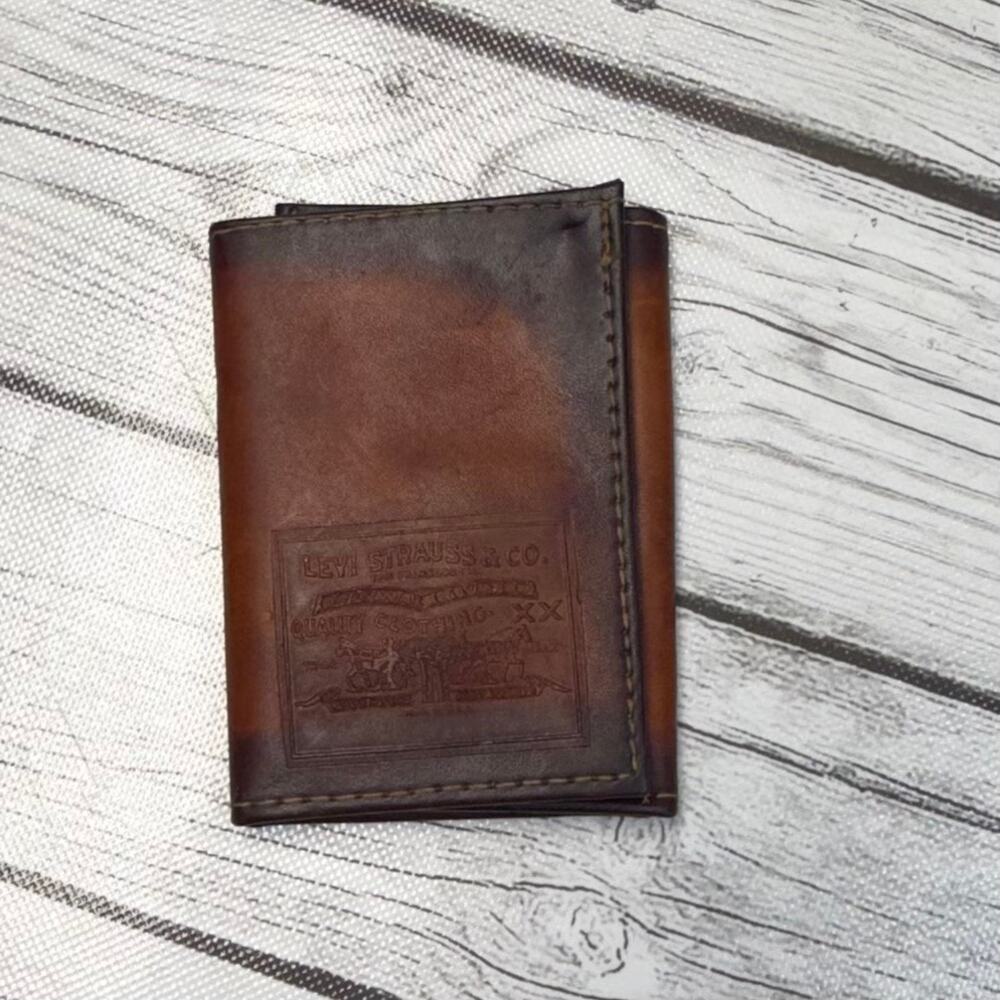 Vintage Levi's Strauss & Co Embossed Brown Leather Trifold Billfold Wallet 70’s
